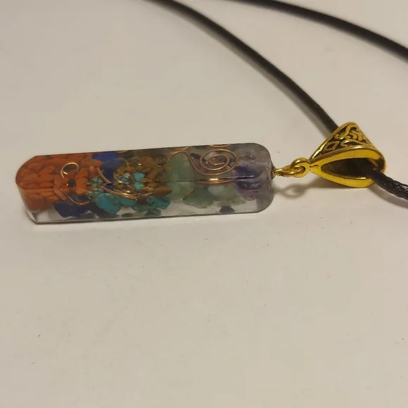 Chakra Crystal Pendant Crushed Stones w Copper Wire Swirl Pendant Necklace - Picture 5 of 10